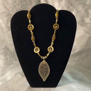 The Leaf Necklace